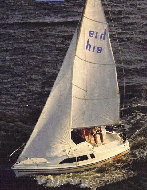 19 foot hunter sailboat