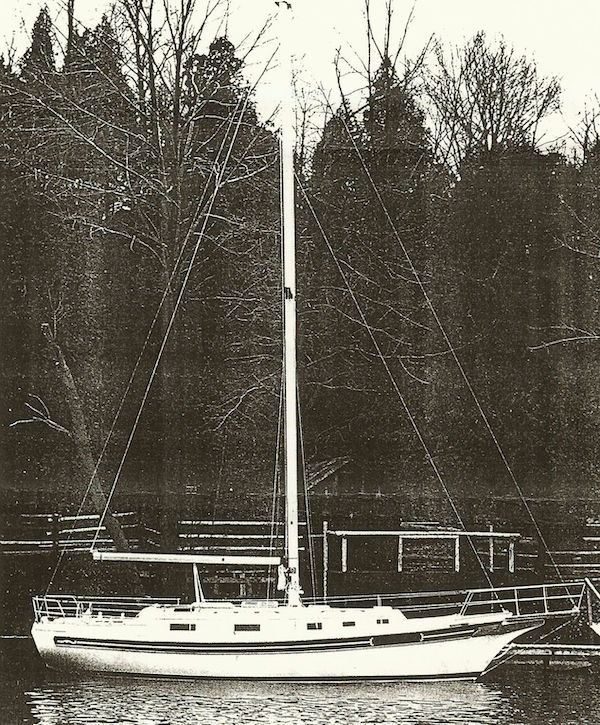 https://images.harbormoor.com/originals/21812242-b98c-4c53-aab8-e6df63abefda