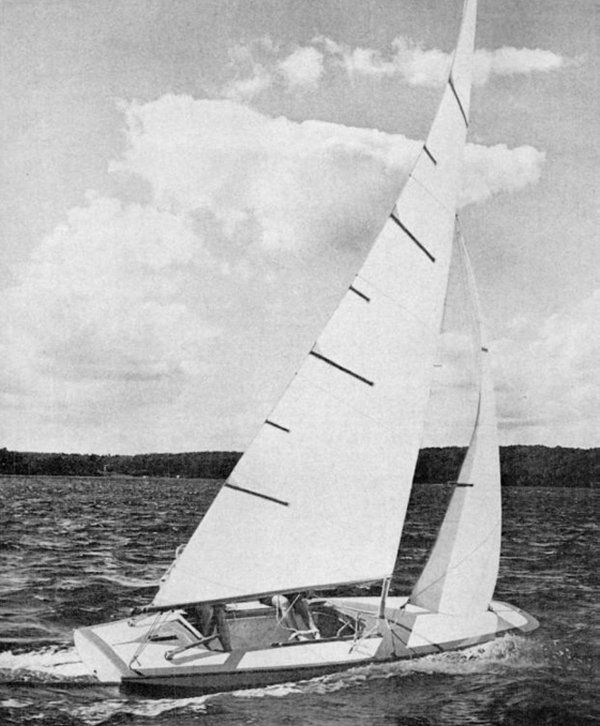 https://images.harbormoor.com/originals/2337748f-7af2-42ec-88f5-4208eef31720