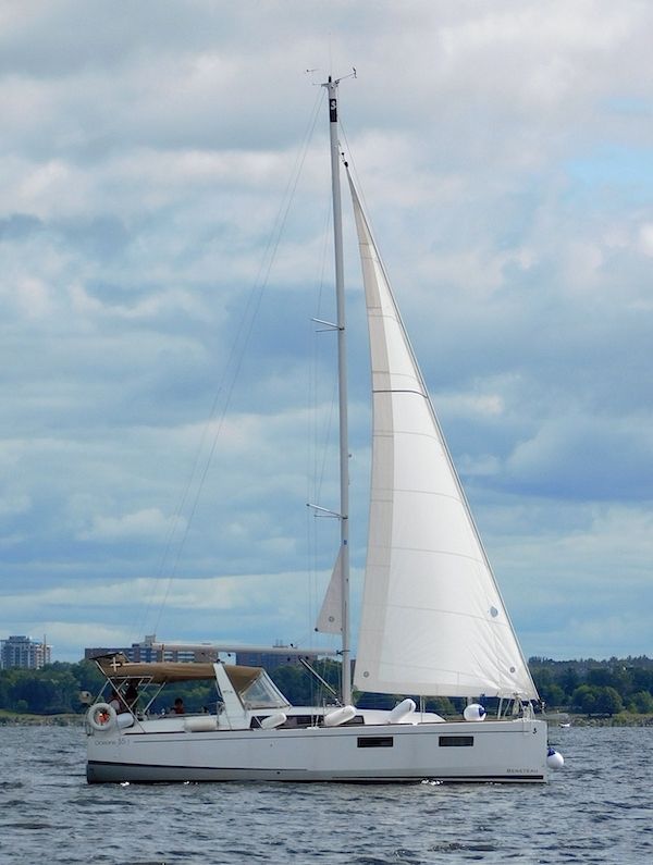 https://images.harbormoor.com/originals/dec80540-7aa4-4fee-8d30-fdbddb7e8d3a